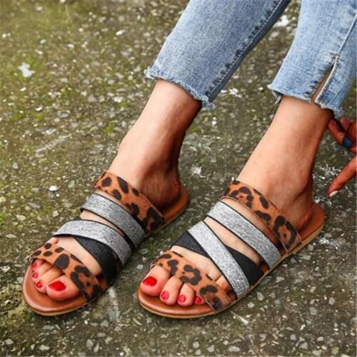 2021 Summer New Fashion Leopard Narrow Band Open Toe Slippers Women Flat Casual Beach Sandals Female Flowers Flip Flops Slide