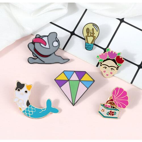 Vintage Animal Cartoon Brooches Phonograph Cat Mermaid Dog Light Bulb Chinese Opera Women Enamel Pins Clothes Lapel Pin Badges