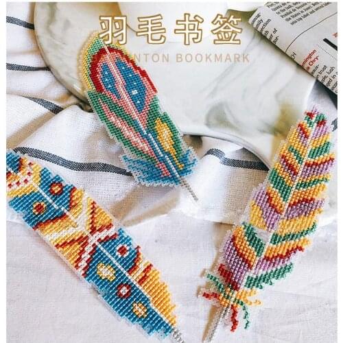 Needlework, cross stitch, hand simple gift gift, three choices of Korean plastic board feather bookmark