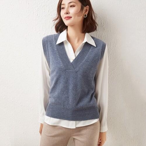 Knitted Cashmere Vest Women V-Neck Waistcoat With Shirt 100% Pure Wool Waistcoat Outer Wear Warm All-Match Sleeveless Sweater