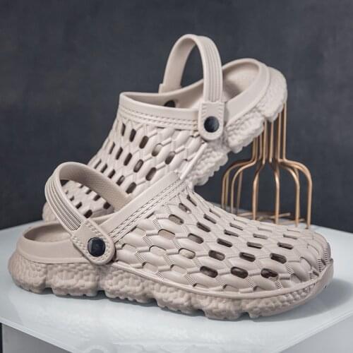 Sandals Men 2021 Summer Big Size Hole Shoes Indoor Home Bathing Antiskid Beach Shoes Thick Bottom Garden Walking Sandals