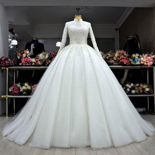 2020 Modest Muslim Wedding Gowns With Applique Lace Pearls Ball Gown Long Sleeve Bridal Gown