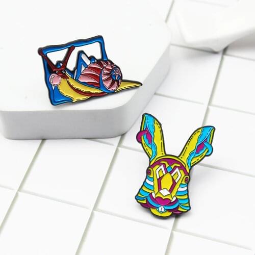 Dazzle Cool Animals Enamel Brooch The snail blowing bubbles Colorful rabbit Lapel Pin Fashion creative Badge Childrens gifts