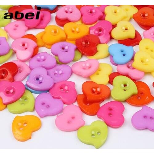 100pcs/lot 15mm Plastic Heart Button Cartoon Flatback 2 Holes buttons for Sweater Dress Decoration Sewing Ornaments DIY Tools