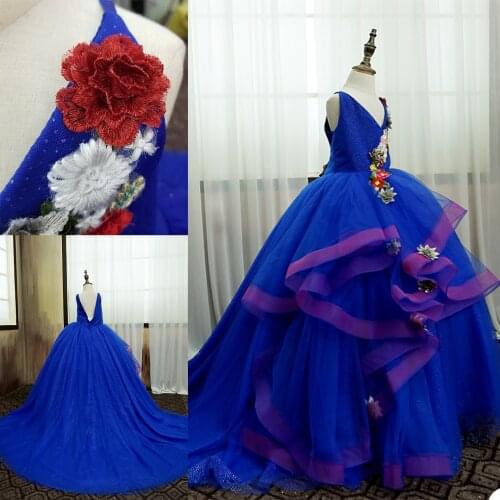 Cute Tulle Ball Gown Flower Girls Dress V Neck Hand Made 3D Flowers Appliques Children Pageant Gowns Birthday Party Dresses