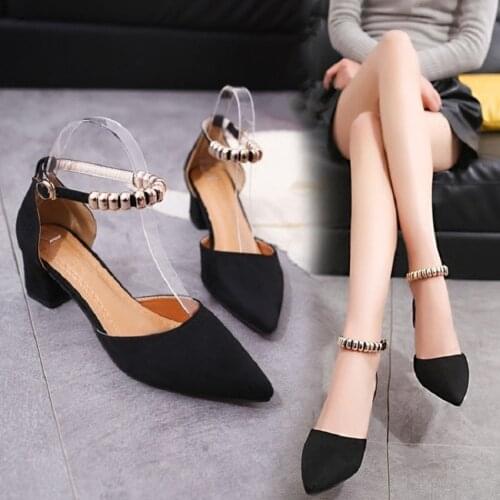 2019 Korean version of the new wild pointed shallow mouth buckle high heels fashion trend metal chain high heels
