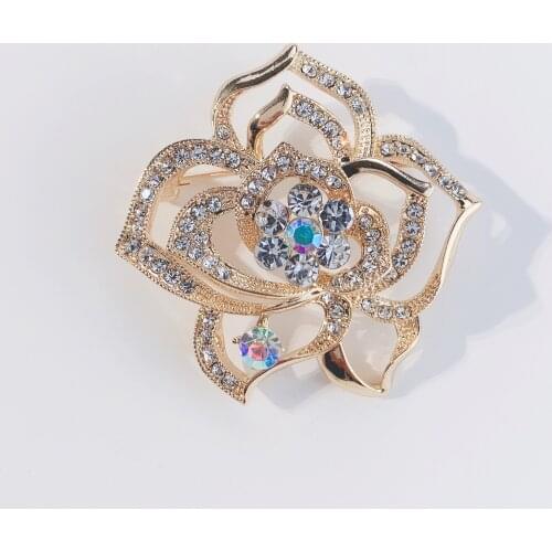 New Fashion Korean Rhinestone Corsage Brooch High Quality Color Preserving Electroplating Alloy Womens Clothing Accessories