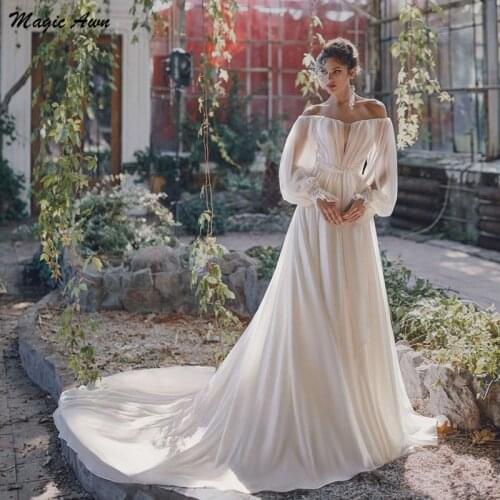 Magic Awn Bohemian Chiffon Wedding Dresses With Puffy Sleeves Off Shoulder Pearls Beaded Beach A-Line Bridal Gowns Sweep Train