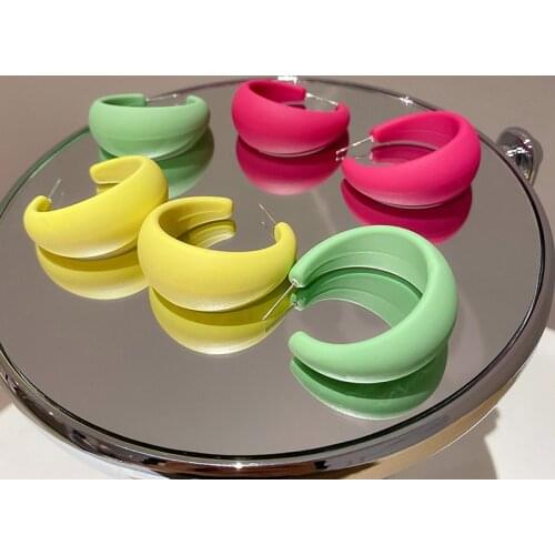 Exknl 2021 Boho Acrylic Korean Hoop Earrings for Women Candy Color Fashion Party C Shaped Big Vintage Jewelry Earrings Brincos