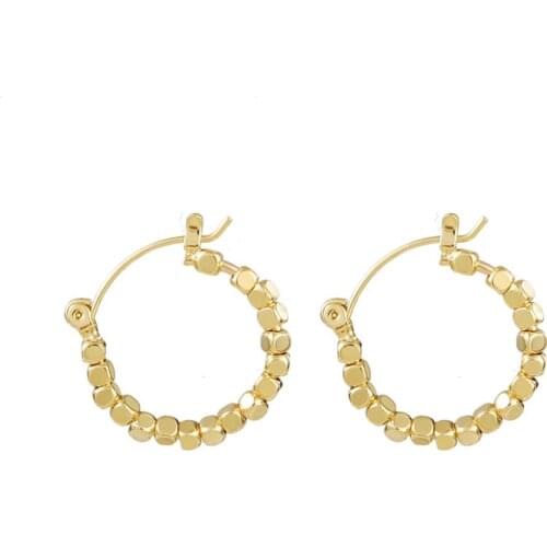 New Jewelry Retro Trendy Simple Earrings Small Square Beads Fashion Design Womens Earrings Kolczyki Aretes De Mujer