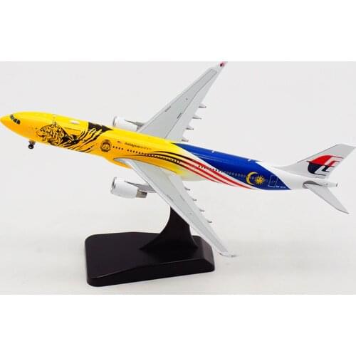Diecast 1/400 Scale A330-300 9M-MTG Malaysia Airlines Plane Model Alloy with Lading Gear Aircraft collectible