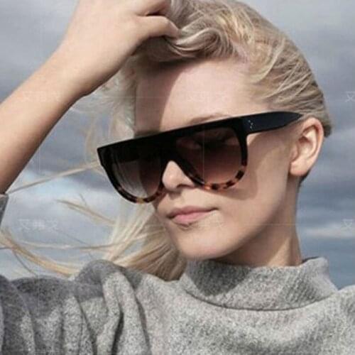 Womens Sunglasses flat top Vintage Rivet Decoration On Temple Summer Style Brand Designer Sun Glasses