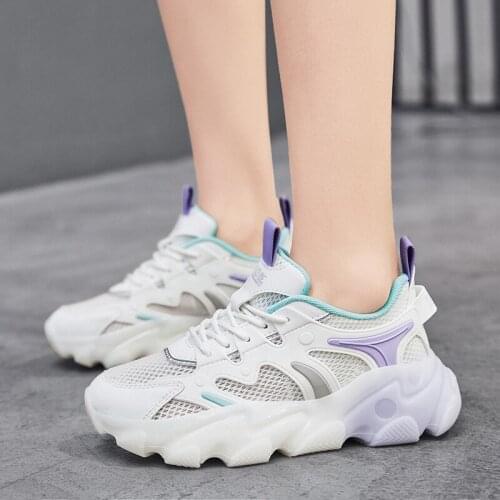2021New Summer Breathable Chunky Sneakers Women Designers Vulcanize Shoes Comfortable Light Fashion Casual Shoes Ladies Trainers