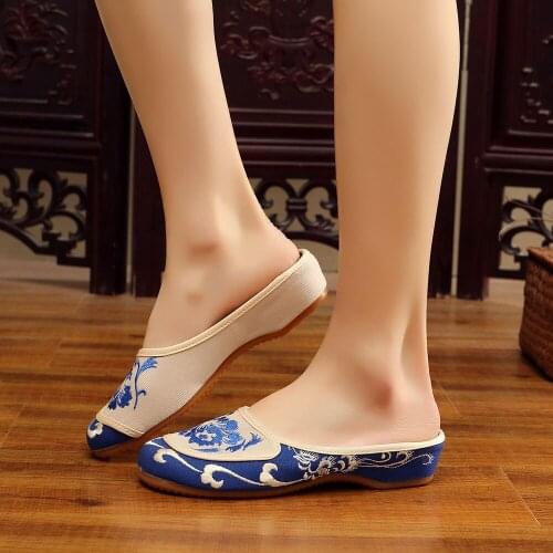 Retro Handmade Summer Ladies Comfort Canvas Shoes Floral Embroidery Chinese Old Beijing Slide Slippers For Women Outside Home