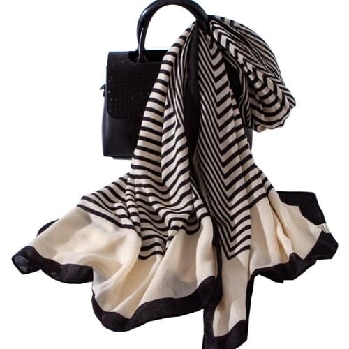 2020 Fashion Autumn Cotton-Linen Scarf Hijab Women Striped Shawl Wraps Large Print Pashmina Tippet Sjaals Voor Dames Echarpe