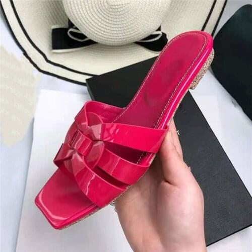 Womens Flat Slippers Multicolor New Luxury Intentional Summer Outdoor Sandals Womens Comfortable Casual Sandals