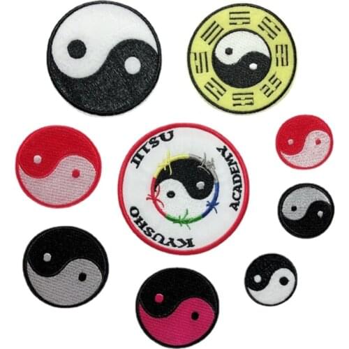 Chinese Kung Fu Taiji Eight Diagrams Embroidered Patches Iron On Stickers Appliques for Jeans Clothes Golden College Motif Badge