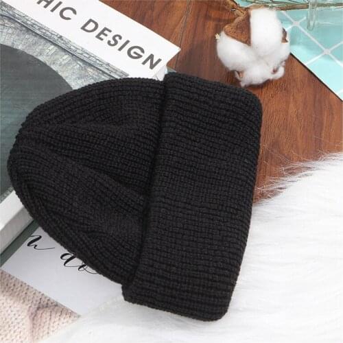 Autumn And Winter Hot New Style Warm Skullcap Retro Knitted Hat Yarn Bowler Short Hip Hop Set of Head Cap