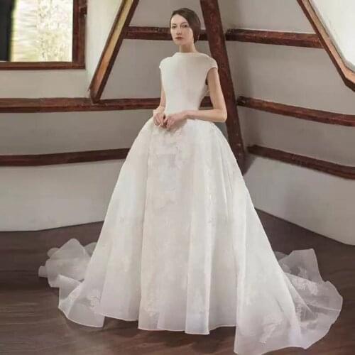 Wedding Dresses Illusion O-Neck Sleeveless Backless Tulle Lace Up Luxury White Embroidery Train Vintage Women Bridal Gown GB490