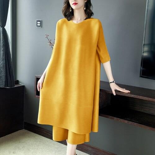 Women Loose Plus Size Solid Color 2 Two Piece Suit T-shirt Long Top Wide Leg Shorts Miyak Pleated Casual Outfit Clothes Suit