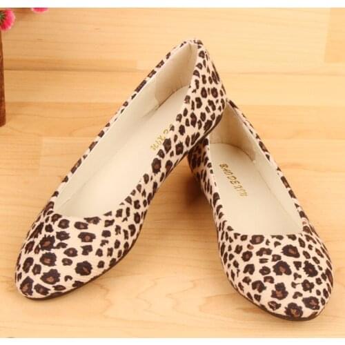 New Women Shoes Vintage Solid Loafers Shoes Leopard Casual Female Single Female vulcanized shoes Large size D1-18
