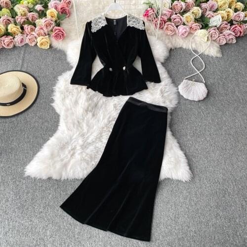 2020 fall/winter new goddess fan temperament thin package hip skirt fashion v-neck velvet top two-piece suit
