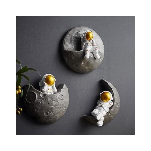 Nordic astronaut living room wall decoration Home TV background wall Wall ornaments wall hangings light luxury resin