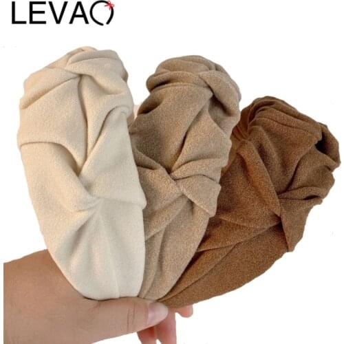 LEVAO New Autumn Pleated Headband French Retro Plush Hairband Women Girl Fold Fabric Solid Wild Hair Band Hair Accessories