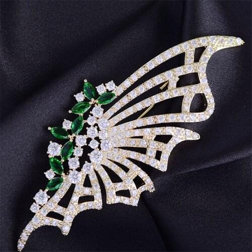 Lovely Butterfly Wings Brooches for Women Luxury Pink Green Zirconia Hollow Insect Brooch Pins Coat Suit Accessories Jewelry