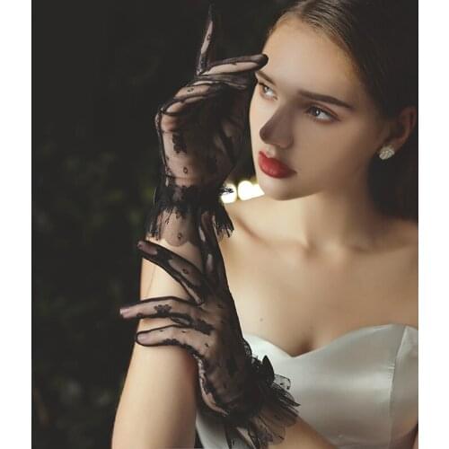 Elegant Bridal Short Wrist Gloves Breathable Tulle Lace Appliqued Finger Gloves for Wedding Travel Studio Photo Daily Life WG013