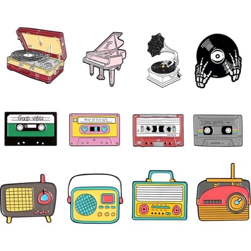 Classic Retro CD Cassette Recorder Metal Enamel Brooch Cute Gramophone Piano Badge Trendy BEST Musician Performer Jewelry Gift