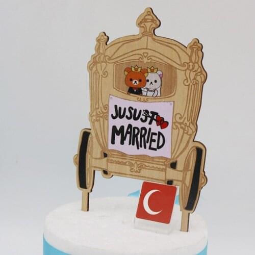 Wood Crown cake topper , letters "Just married " Cartoon animal Raccoon bride groom wedding cake topper for Wedding supplies
