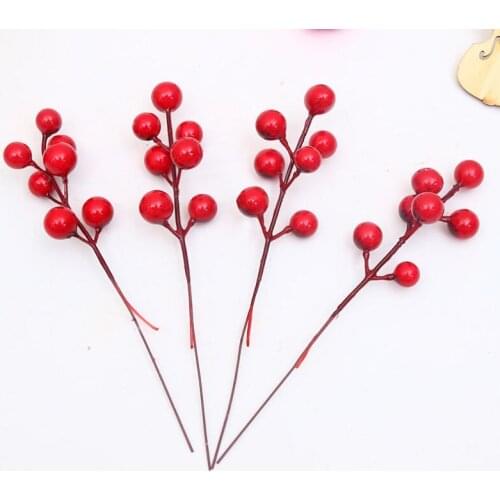 New red fruit Christmas tree is decorated and pruned,Red fruit string Christmas decorations large and small fruit panicle