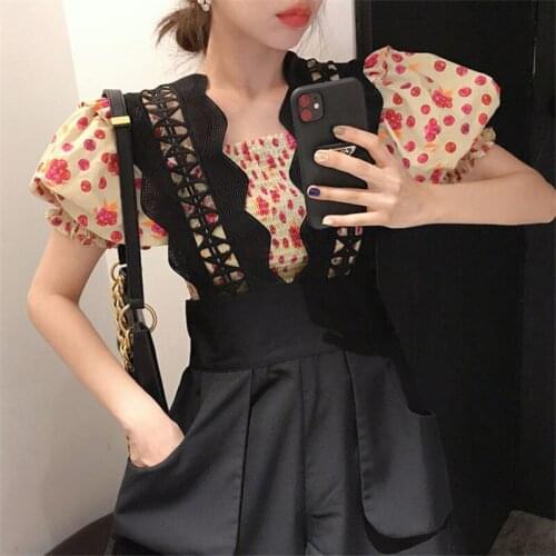 [ Two - Piece Suit ] New Korean Fashion Suit Women 's High Lace Suspenders Pants Floral Shirt
