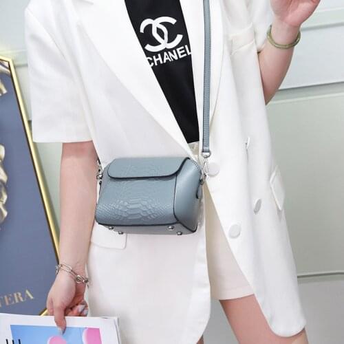 Luxury Snake Pattern Messenger Shoulder Bag Fashion Shell Top Grain Layer Cowhide Genuine Leather Female Bag Small Crossbody Bag