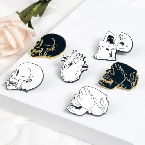 Skeleton Heart enamel Pin Punk cat and fish skull Brooches White black Hand creative visual difference Lapel Pin Badges Jewelry