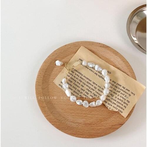 French Hand Rare Cold Gray Polarizing Baroque Shaped Pearl Retro Bracelet Womens Beaded Temperament Ladies Bracelet Jewelry