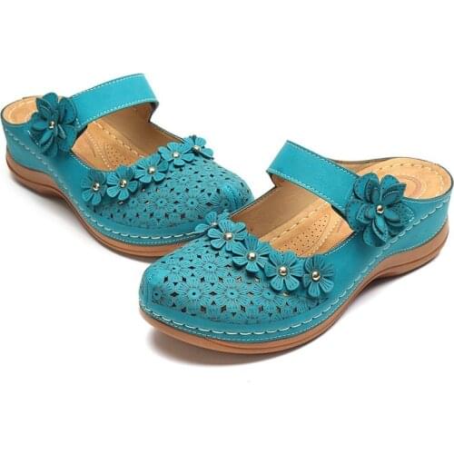 Dropship ladies sandals 2020 summer new ladies shoes leather floral sandals ladies retro flat shoes women plus size 43