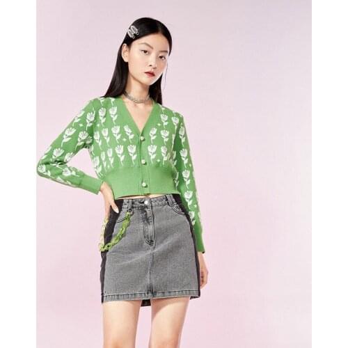 Spring And Autumn 2021 New Women Floral Pattern Knitted Pearl Button Cardigan V-Neck Long-Sleeved Short Outer Knitted Jacket Top