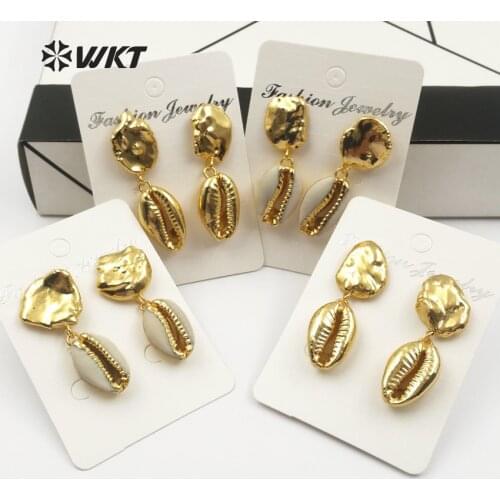 WT-E442 WKT 2018 new design wholesale natural cowrie shell studs hanging earring with gold metal plated for lovely women making