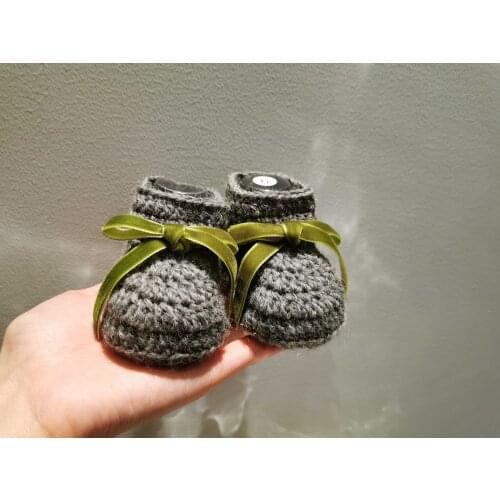 Hand woven winter green velvet Cute short boots baby shoes walking shoes
