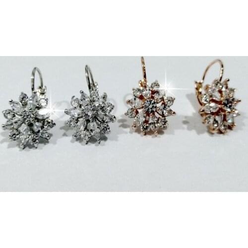Romantic Clear Stone Flower Crystals Stud Earrings Women Cubic Zirconia Jewelry