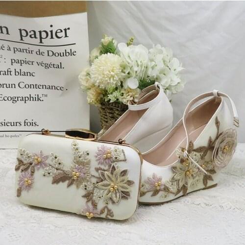 2020 New Arrival Wedges Flower wedding shoes with matching bags High heels Round Toe Ankle Strap Bridal Party shoe and bag set