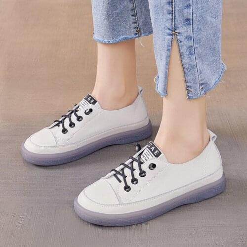 UVWP Women's Sneakers