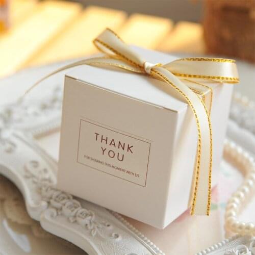 European Simple Atmosphere White Cube Candy Boxes Wedding Party Supplies Gift Packing Box Baby Shown Favors Gift Bag