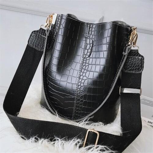 Vintage Crocodile Pattern Shoulder Bag For Women PU Leather Bucket Bags Large Capacity Crossbody Bags Retro Wide Strap Purse