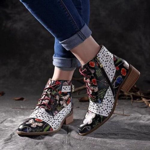 2020 Autumn and winter new womens boots color matching retro flower buckle lace ladies short fashion boots large size 35-43