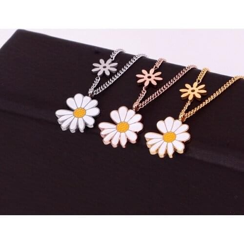 Elegant White Yellow Glue Small Wrinkle Chrysanthemum Bracelet Cute Drop Oil Three-dimensional Chrysanthemum Bracelet Wholesale
