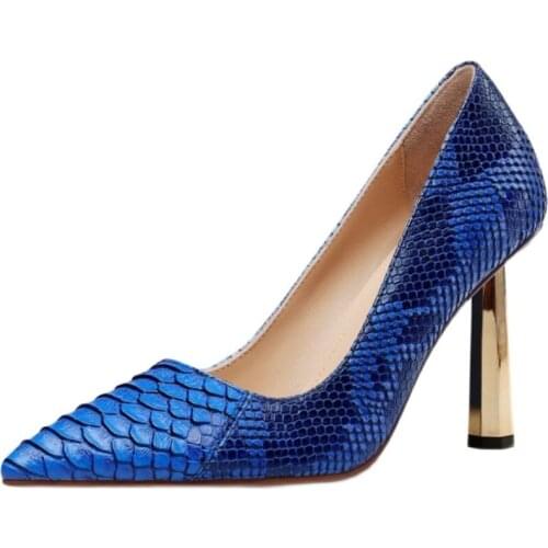 French Woman 3D Embossed Snake Leather Gold Spike High Heels Shoes White Blue Red Pointed Toe 9 cm Metal Heels Pumps