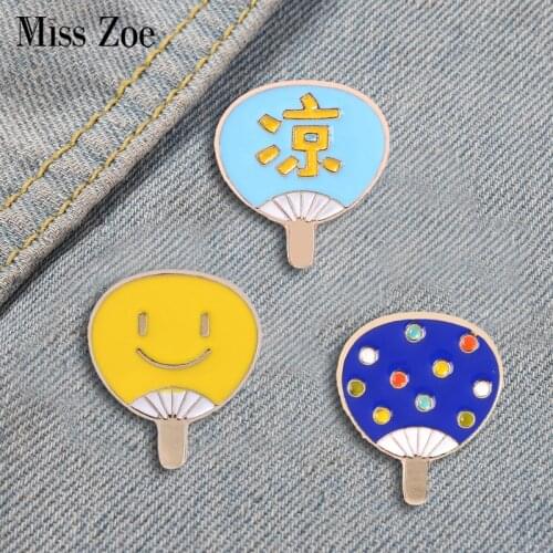 Traditional Palace Fan Enamel Pins Chinese Style Dot Smile Face Badges Button Bag Hat Backpack Lapel Pin Gifts for Children